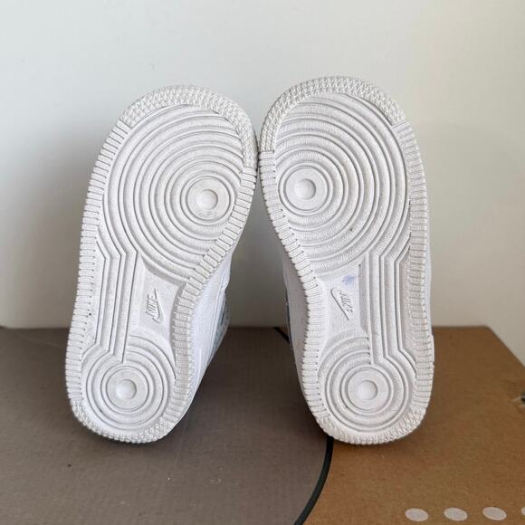 Nike Air Force 1 Mid ‘Triple White’ Toddler Sneakers - SZ 8 C - Picture 13 of 14